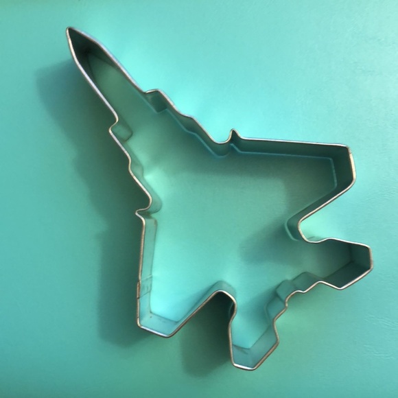 4 cookie cutters: battleship (Navy) tank (Marines) Jeep (Army) jet (Air Force) - Picture 4 of 5